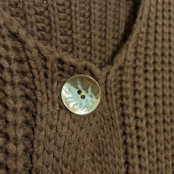 Knitted Sweater Button Detailing - Picture 4 of 5